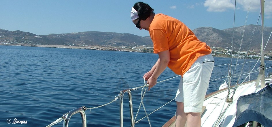 Bareboat charter Greece: how many crew members on a yacht?